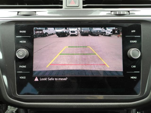 Used 2023 Volkswagen Tiguan SE FWD image 11