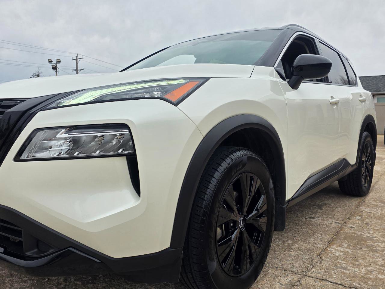 Used 2023 Nissan Rogue SV w/ SV Premium B Package image 28