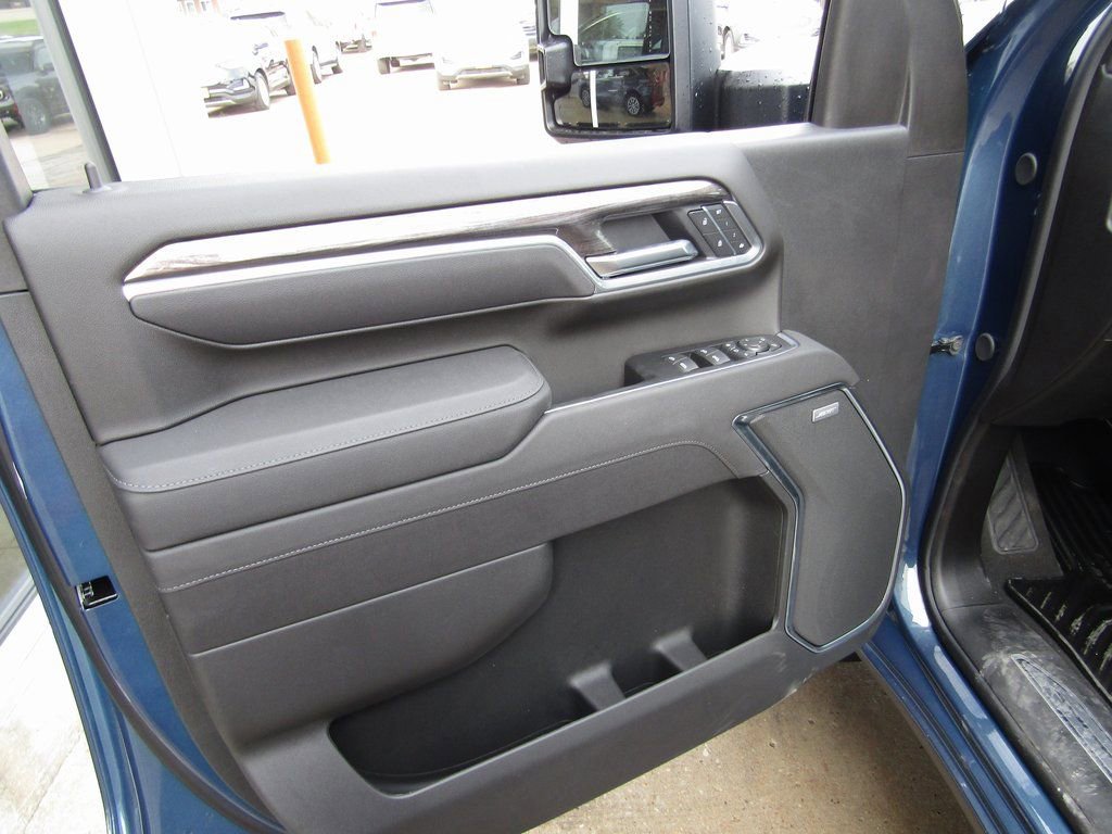 New 2026 Chevrolet Silverado 2500 LTZ w/ LTZ Premium Package AWD/4WD image 27
