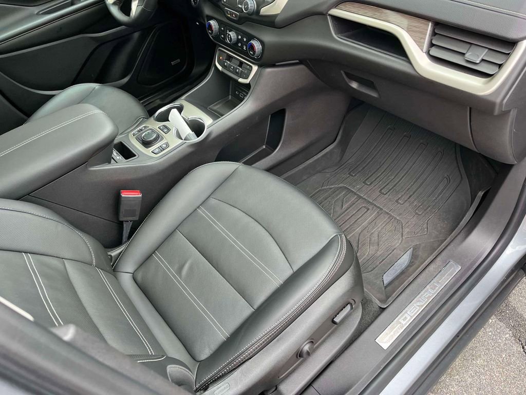 Used 2024 GMC Terrain Denali w/ Denali Premium Package image 22
