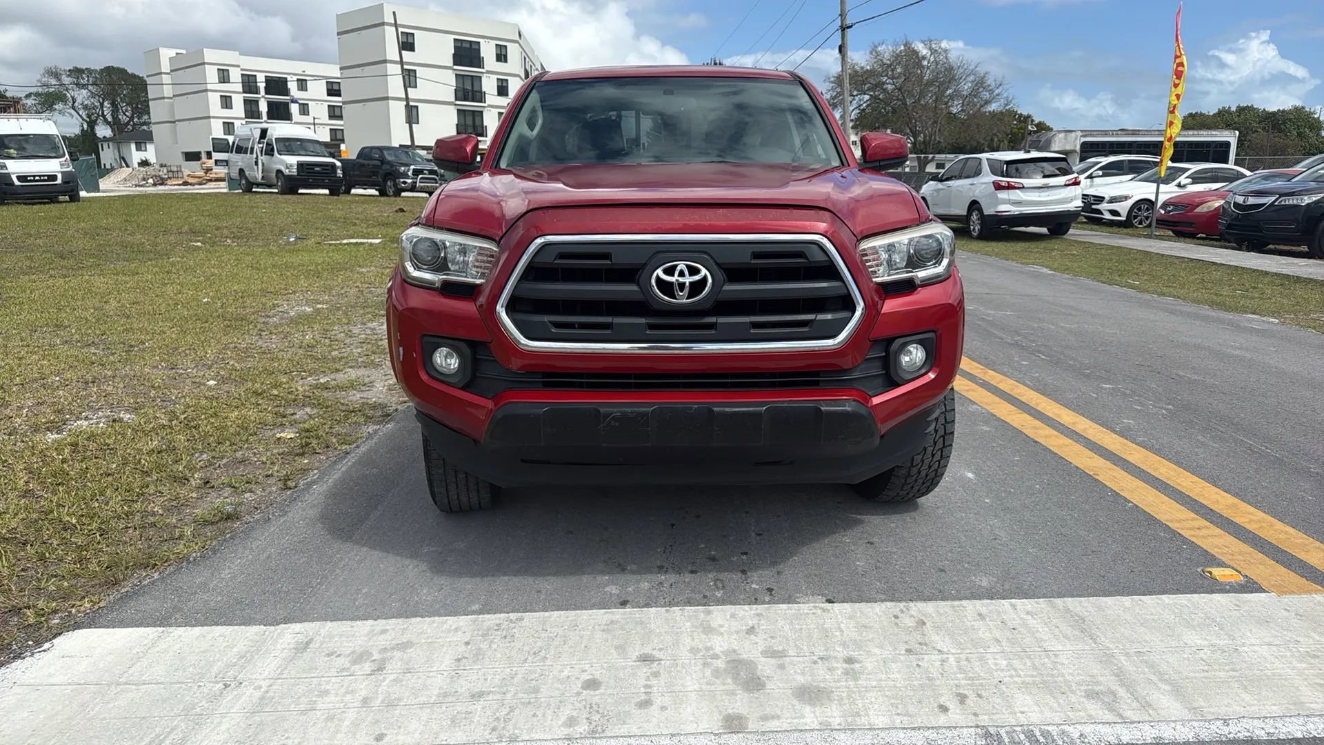 Used 2017 Toyota Tacoma SR5 w/ Exterior Package AWD/4WD image 2