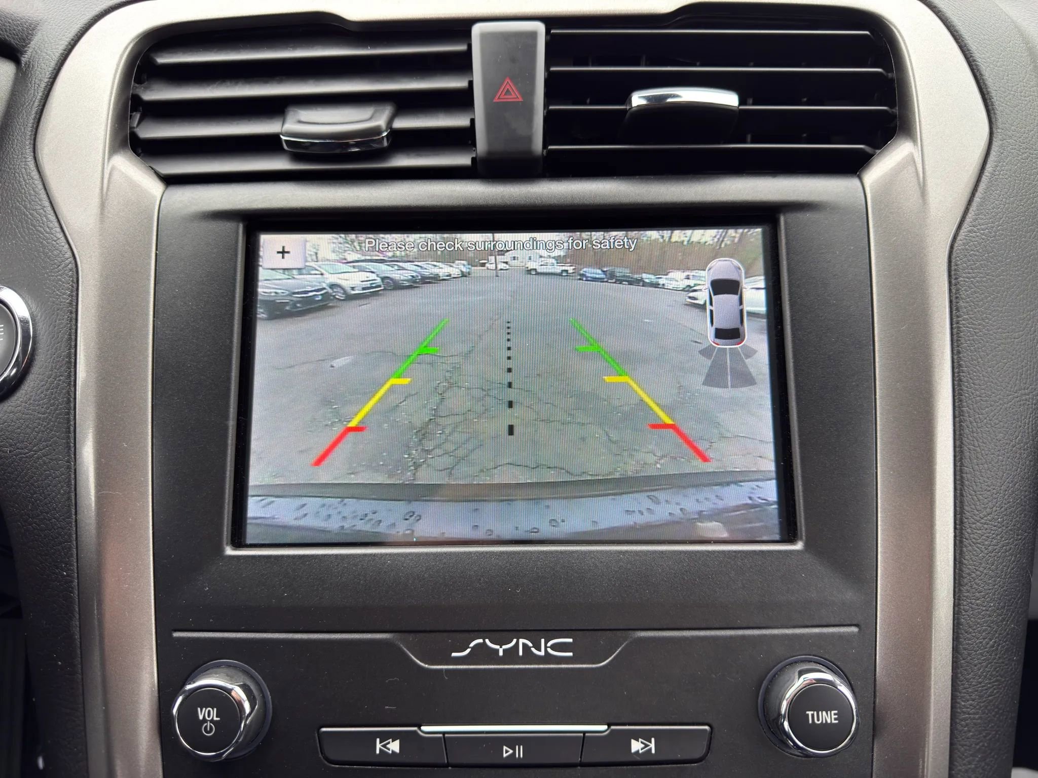 Used 2019 Ford Fusion SE AWD/4WD image 28