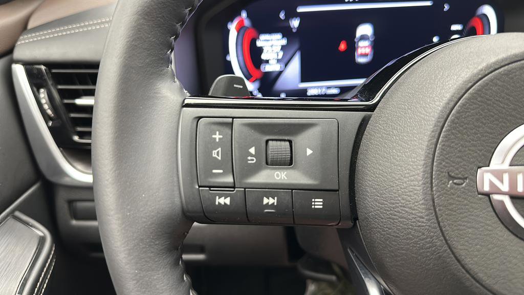 Used 2023 Nissan Rogue Platinum w/ Platinum Premium Package AWD/4WD image 18