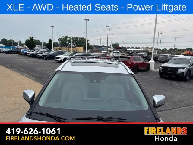Used 2024 Toyota Highlander XLE AWD/4WD image 9
