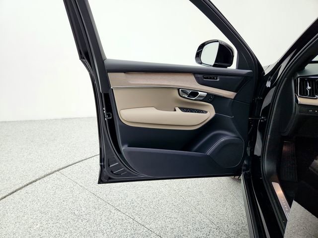 New 2026 Volvo XC90 T8 Plus w/ Protection Package Premier image 23