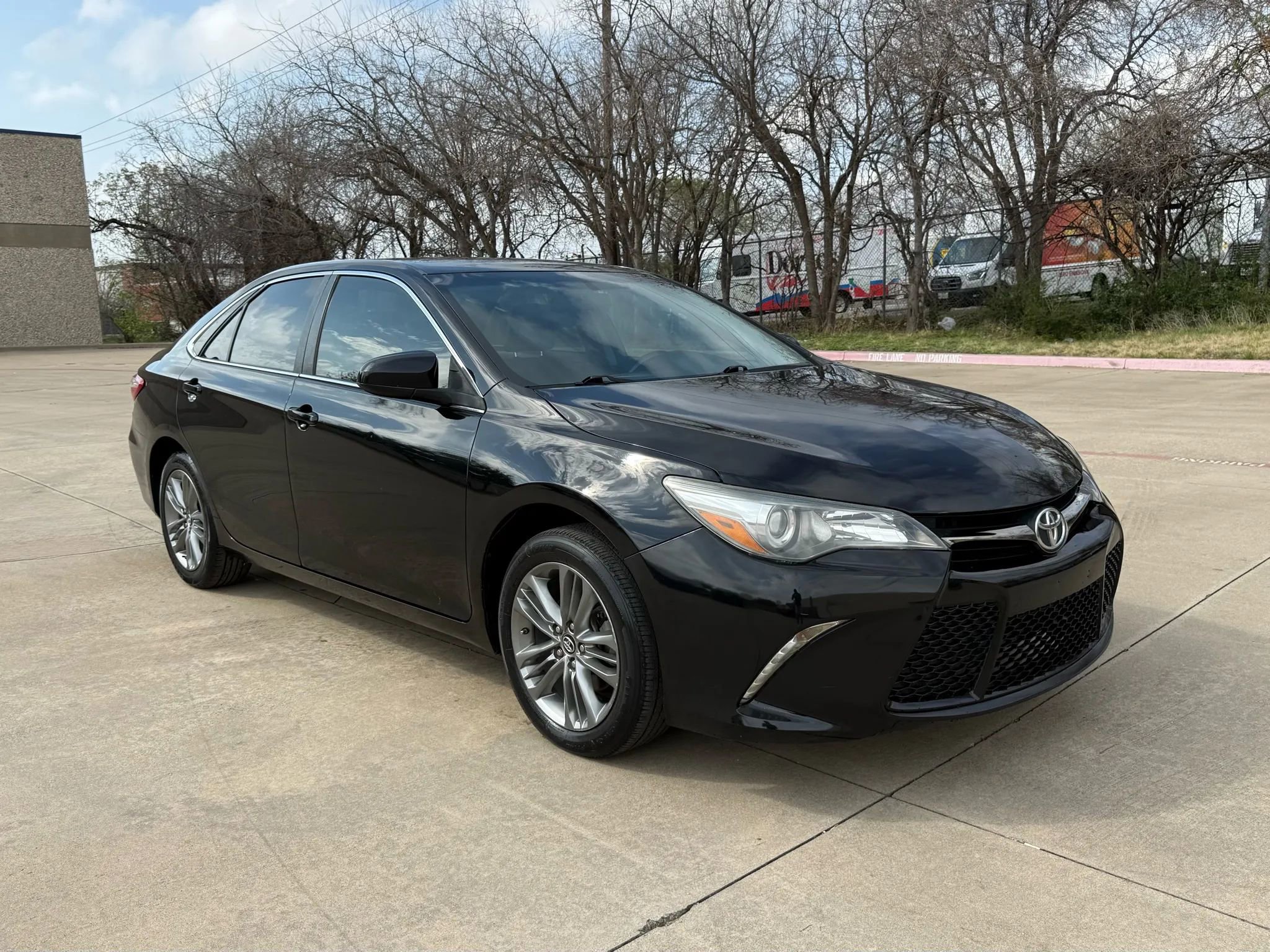 Used 2017 Toyota Camry SE image 7