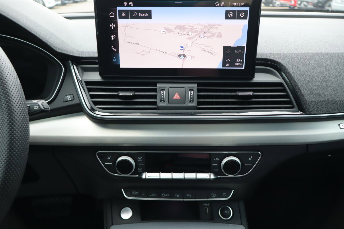 Used 2025 Audi Q5 e Prestige image 11