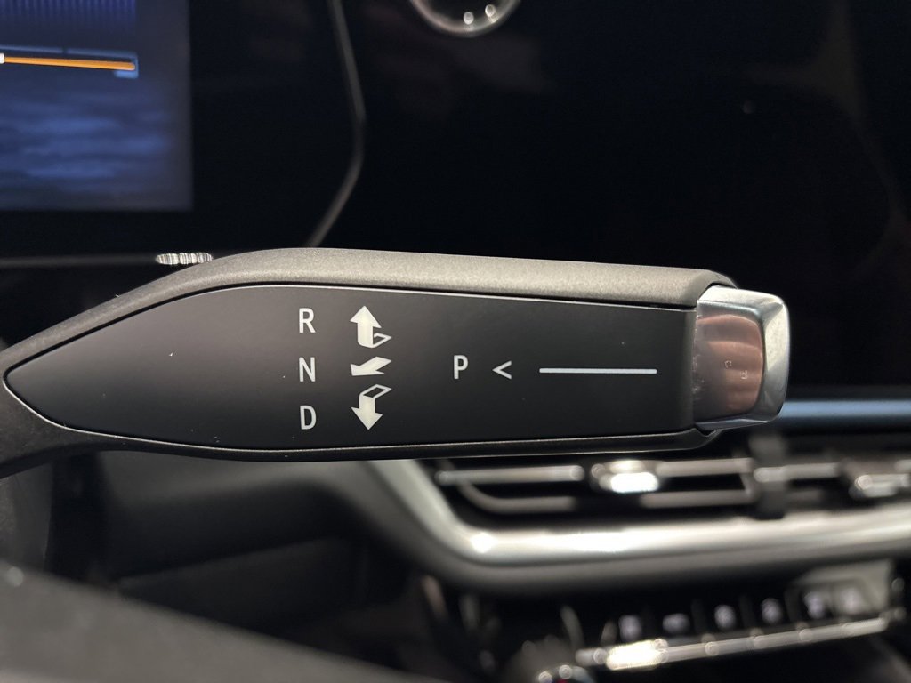 Used 2024 Chevrolet Equinox EV LT image 23