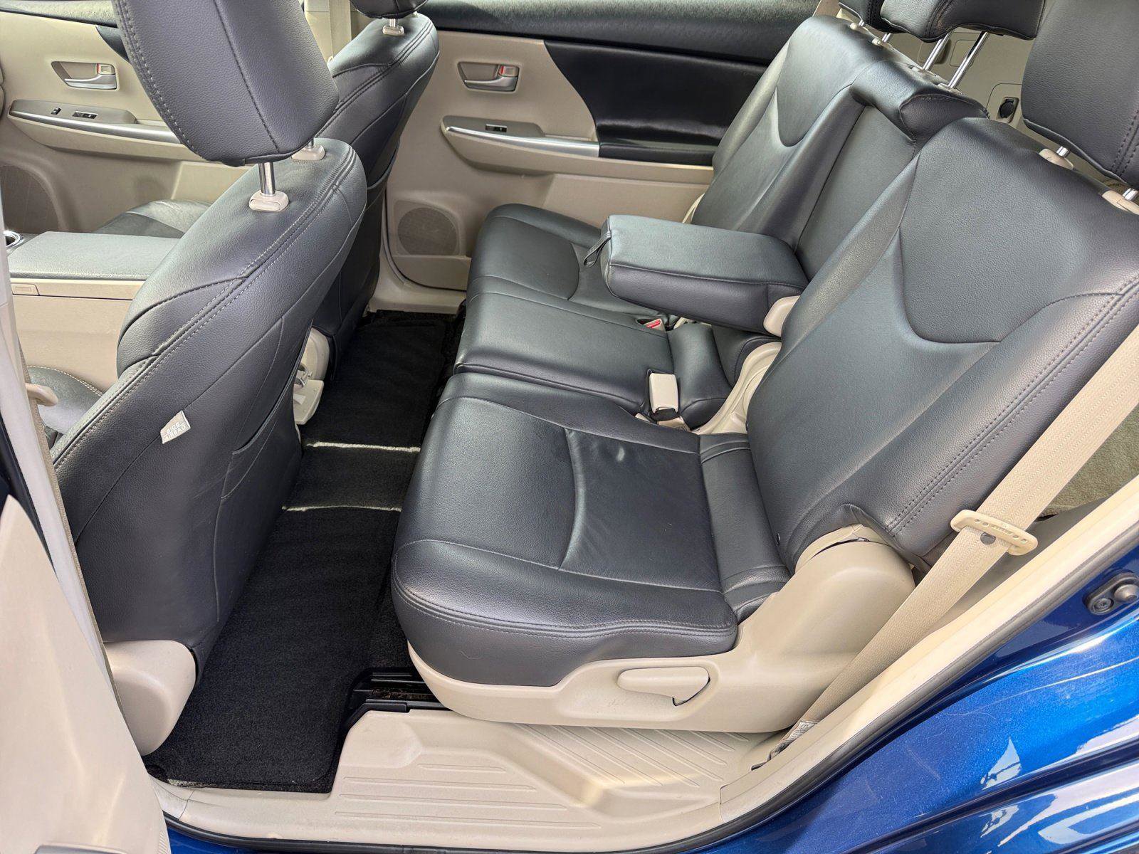 Used 2013 Toyota Prius V Two FWD image 11
