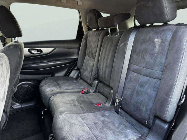 Used 2015 Nissan Rogue SV FWD image 34