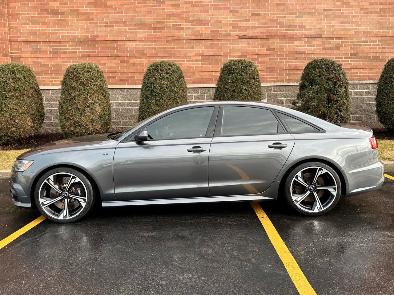 Used 2016 Audi S6 Prestige w/ Prestige Package image 2