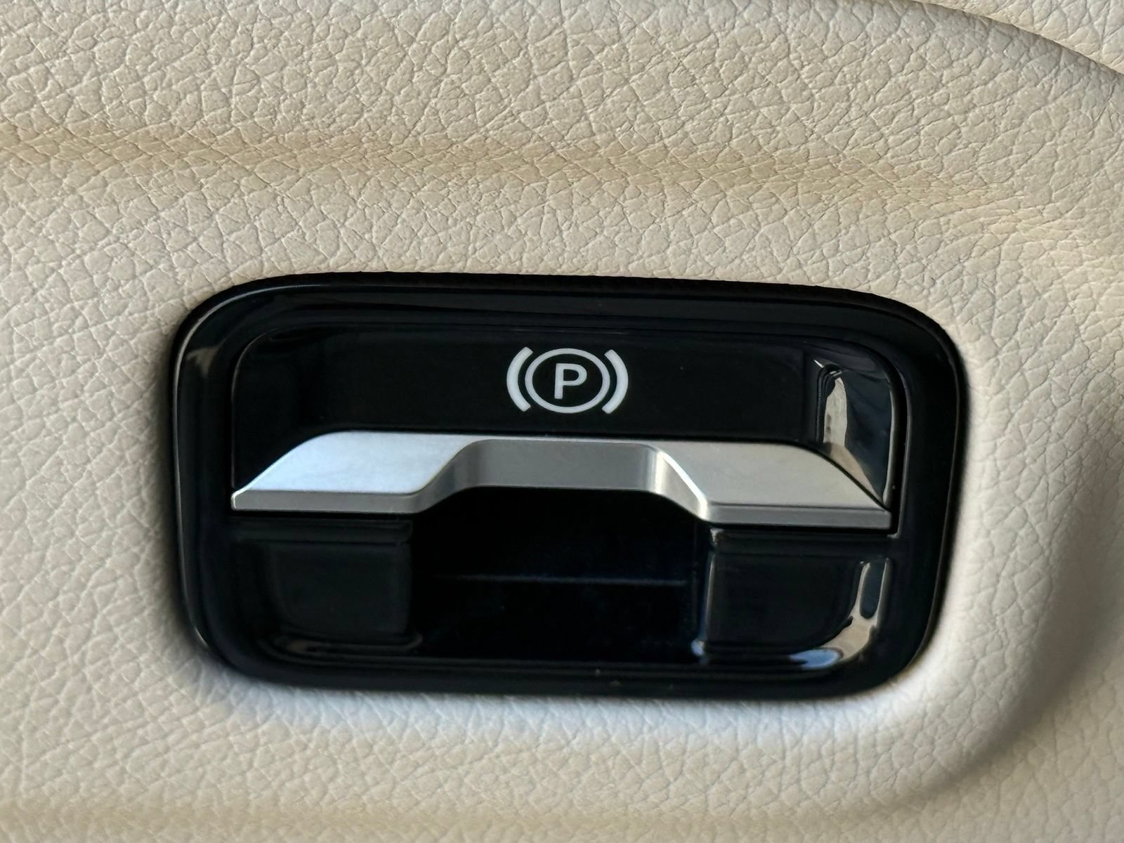Used 2023 Mercedes-Benz EQS 450+ SUV image 30