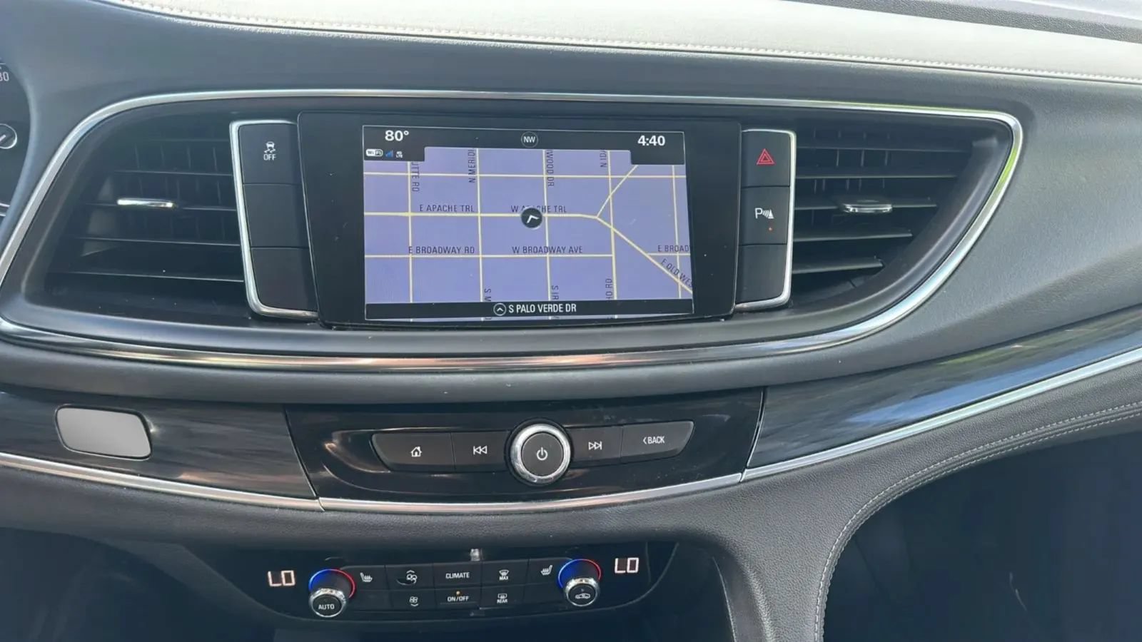 Used 2018 Buick Enclave Essence FWD image 15