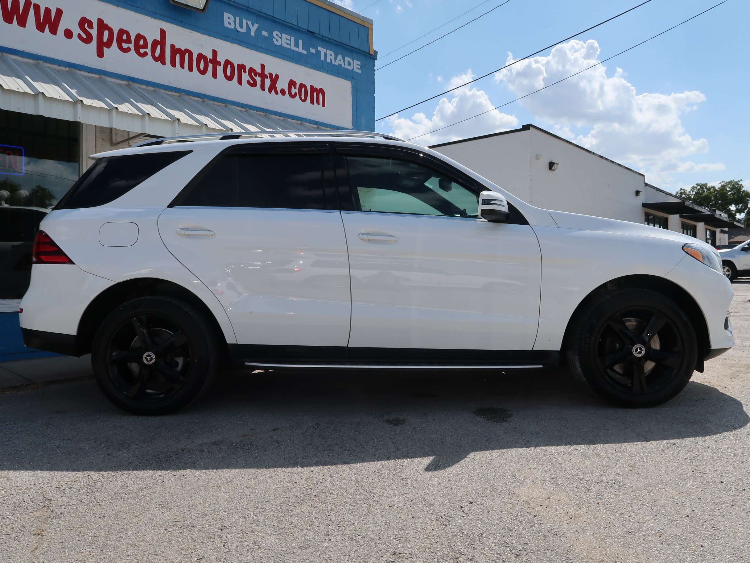 Used 2018 Mercedes-Benz GLE 350 image 4