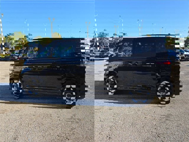 New 2025 Volkswagen ID. Buzz Pro S image 3