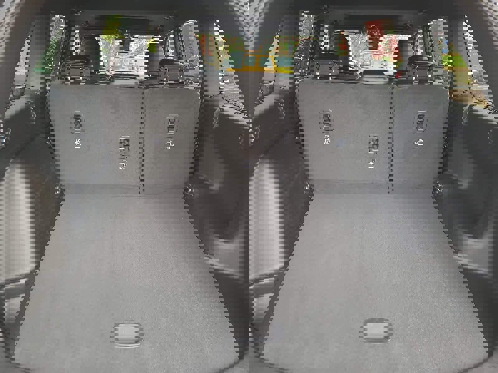 New 2025 Jeep Grand Cherokee Altitude w/ Trailer Tow Package image 27