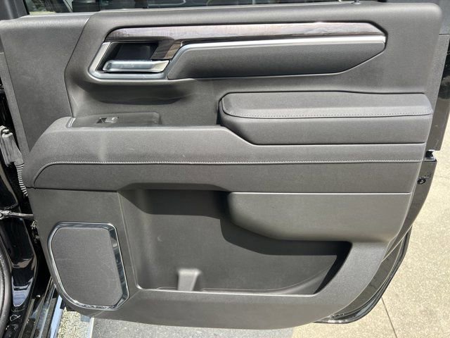 Used 2025 Chevrolet Silverado 2500 LTZ w/ LTZ Plus Package image 18