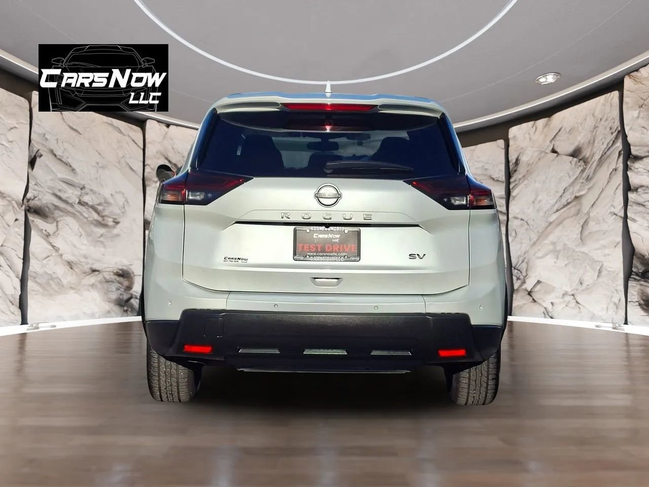 Used 2024 Nissan Rogue SV image 5