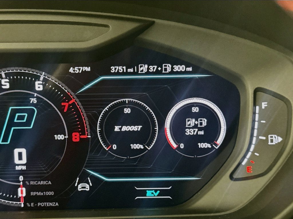 Used 2026 Lamborghini Urus SE AWD/4WD image 12