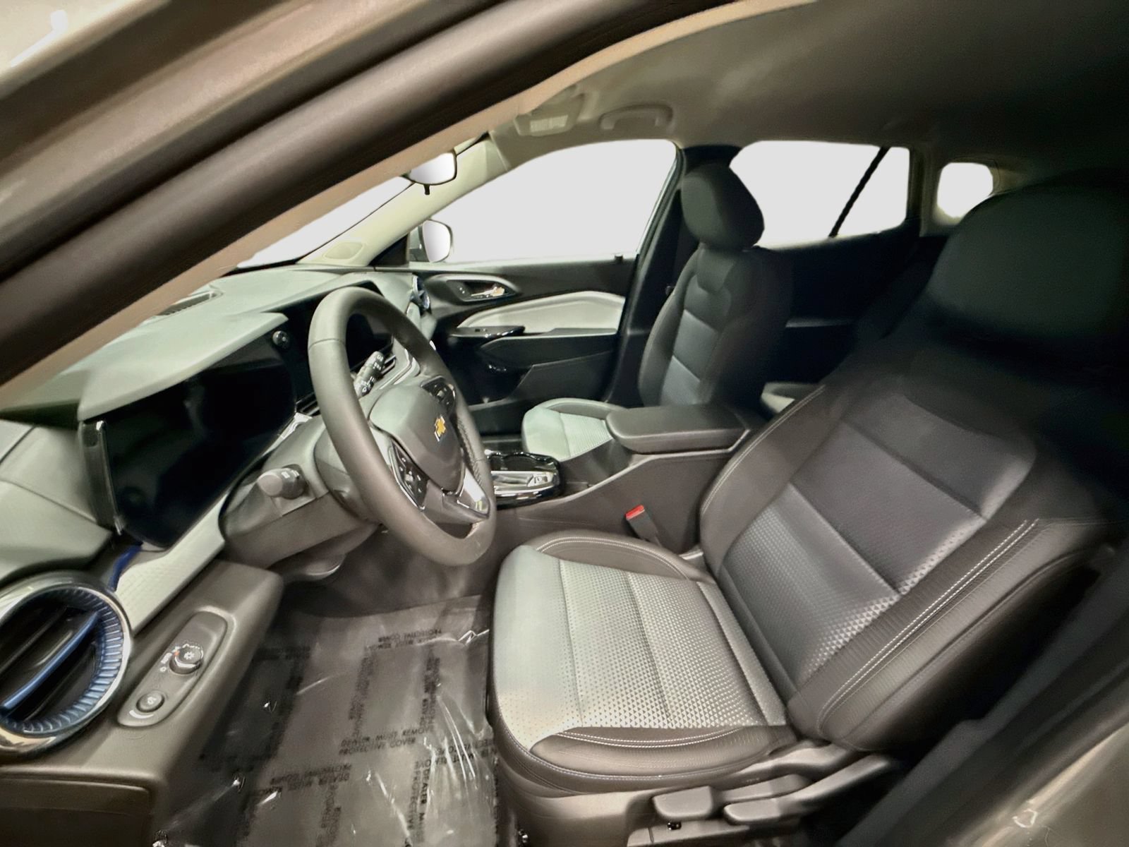 New 2026 Chevrolet Trax LT w/ Driver Confidence Package FWD image 24