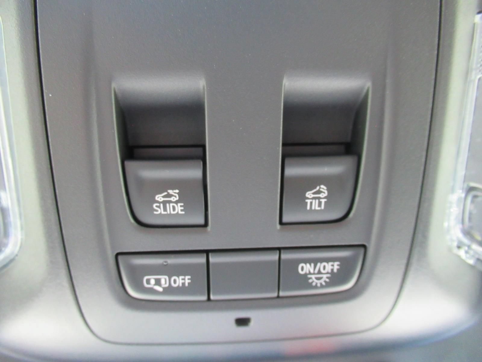 New 2026 Cadillac CT4 Luxury w/ Sun And Sound Package RWD image 31