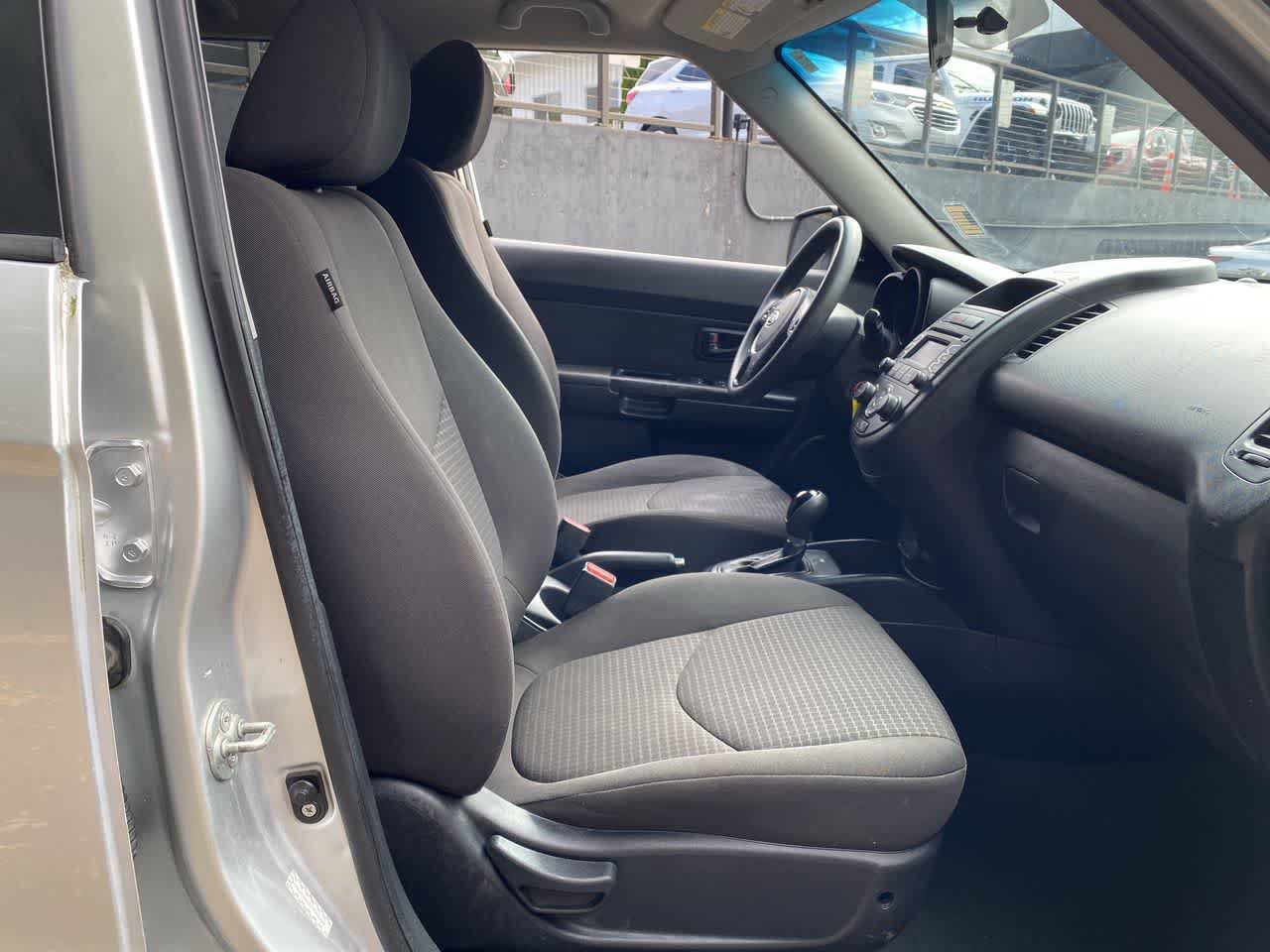 Used 2012 Kia Soul FWD image 19