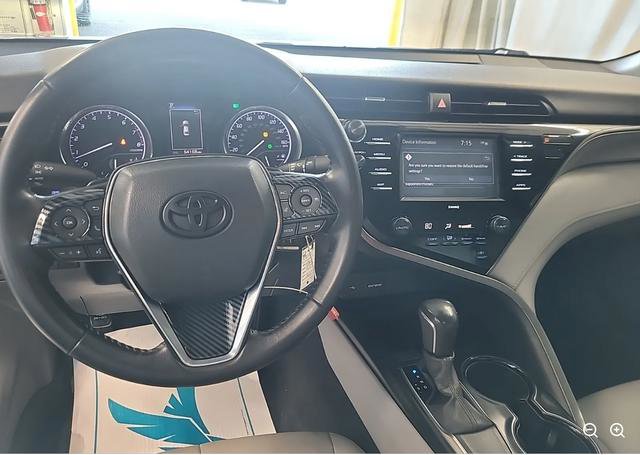 Used 2020 Toyota Camry SE image 5