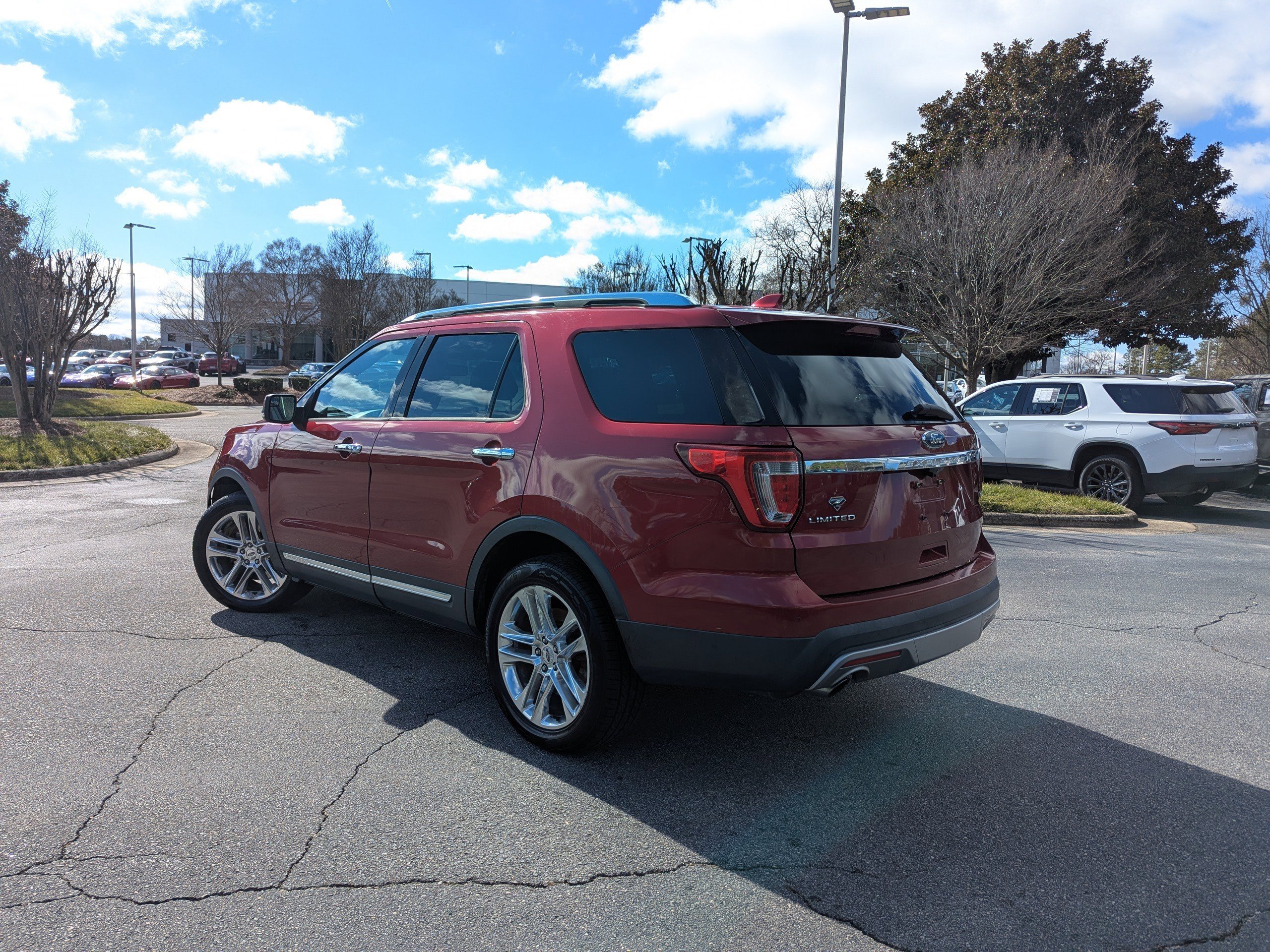 Used 2017 Ford Explorer Limited w/ Class II Trailer Tow Package image 7