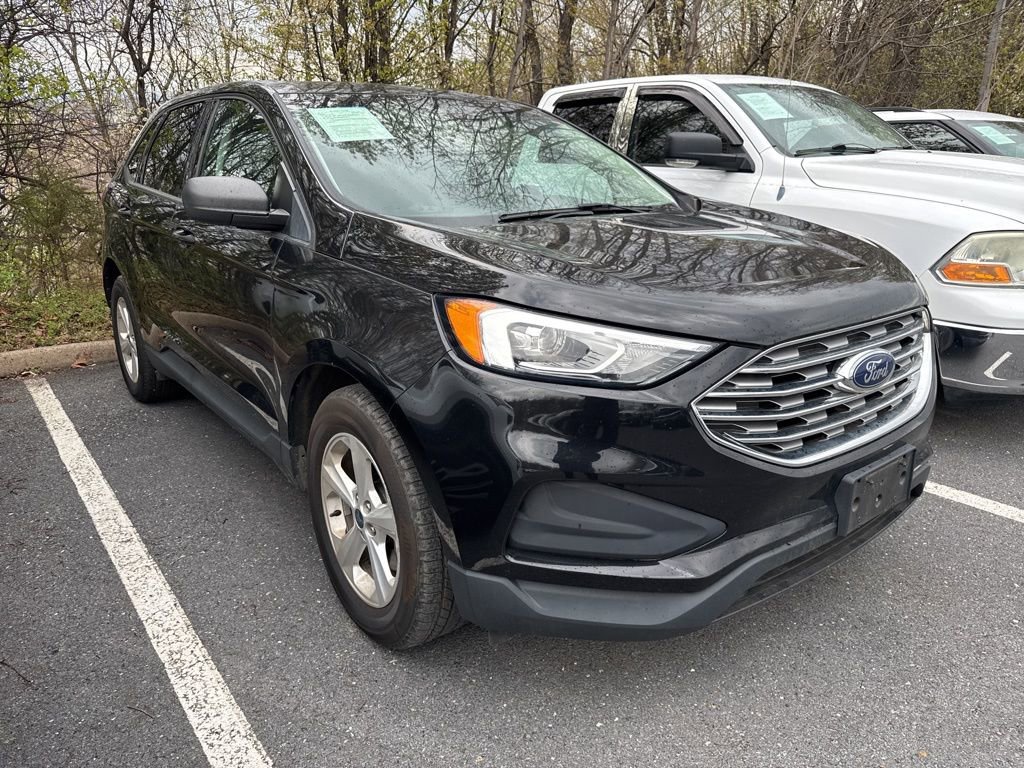 Used 2019 Ford Edge SE image 1