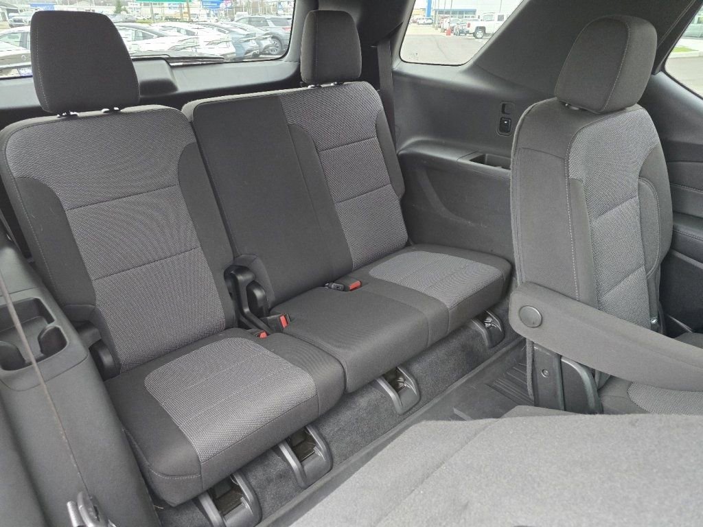 Used 2023 Chevrolet Traverse LT image 17