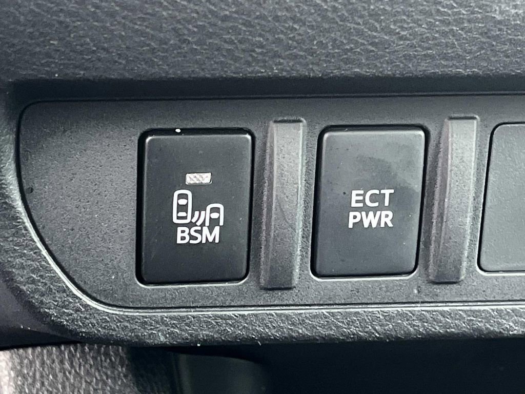 Used 2023 Toyota Tacoma SR5 w/ Technology Package image 34