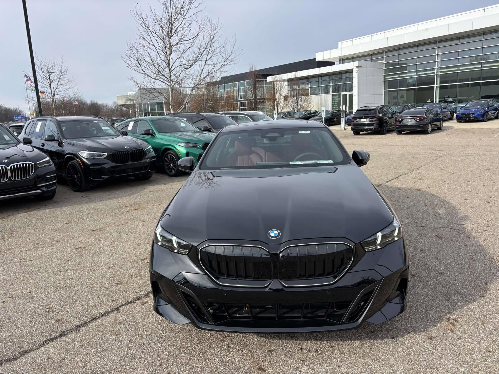 New 2026 BMW 530i xDrive w/ M Sport Package AWD/4WD image 2