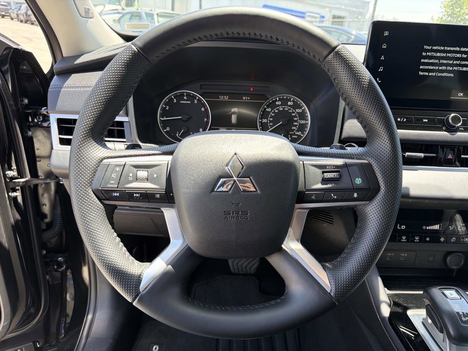 Used 2025 Mitsubishi Outlander SE FWD image 9
