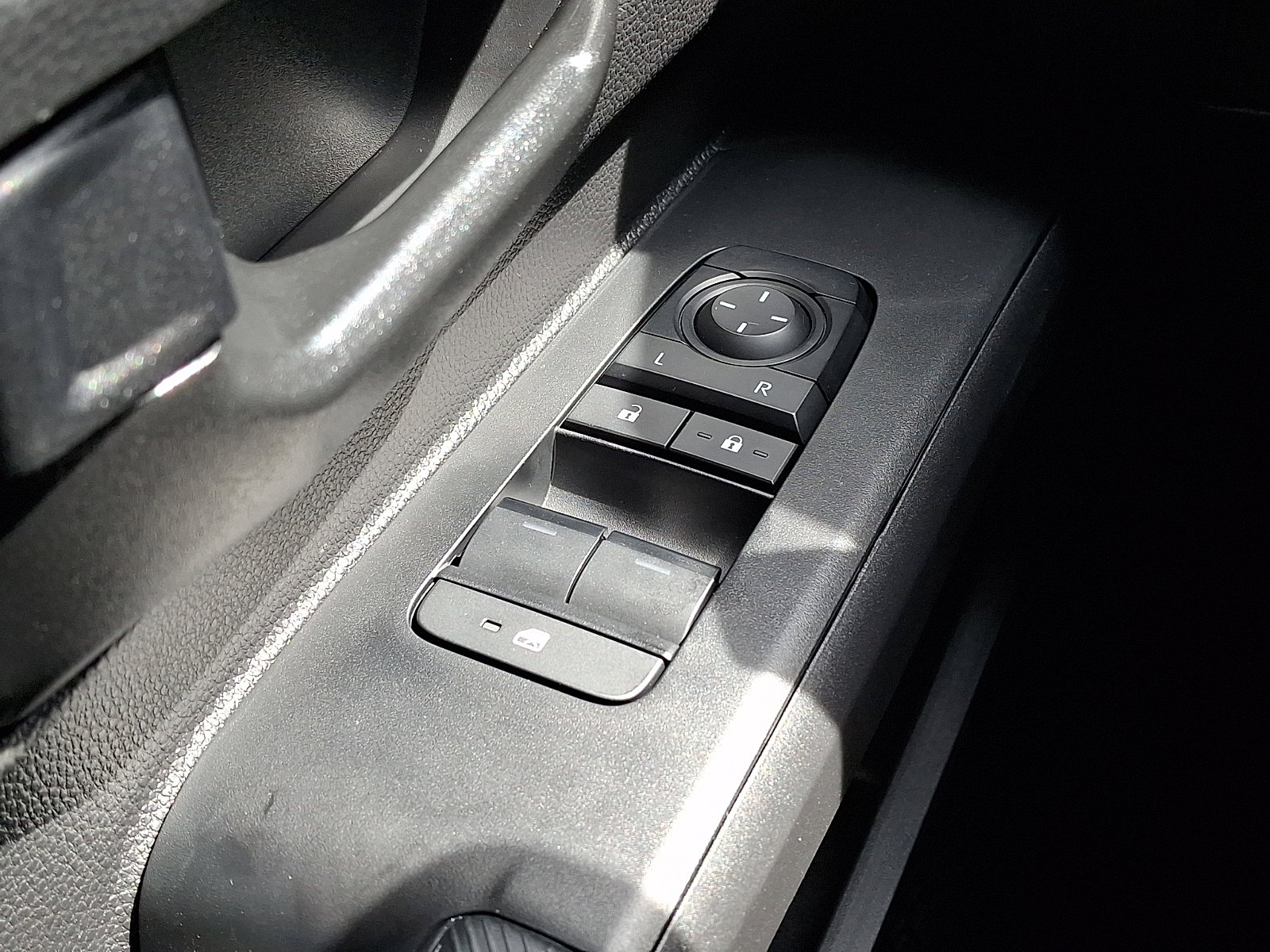 Used 2025 Toyota Tacoma SR w/ SR Upgrade Package image 27