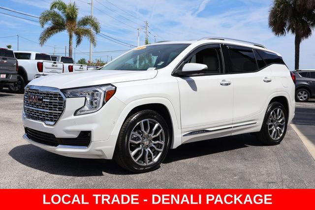 Used 2024 GMC Terrain Denali w/ Denali Premium Package image 4