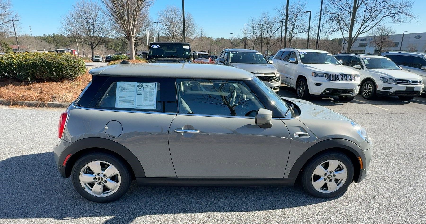 Used 2021 MINI Cooper 2-Door Hardtop image 8