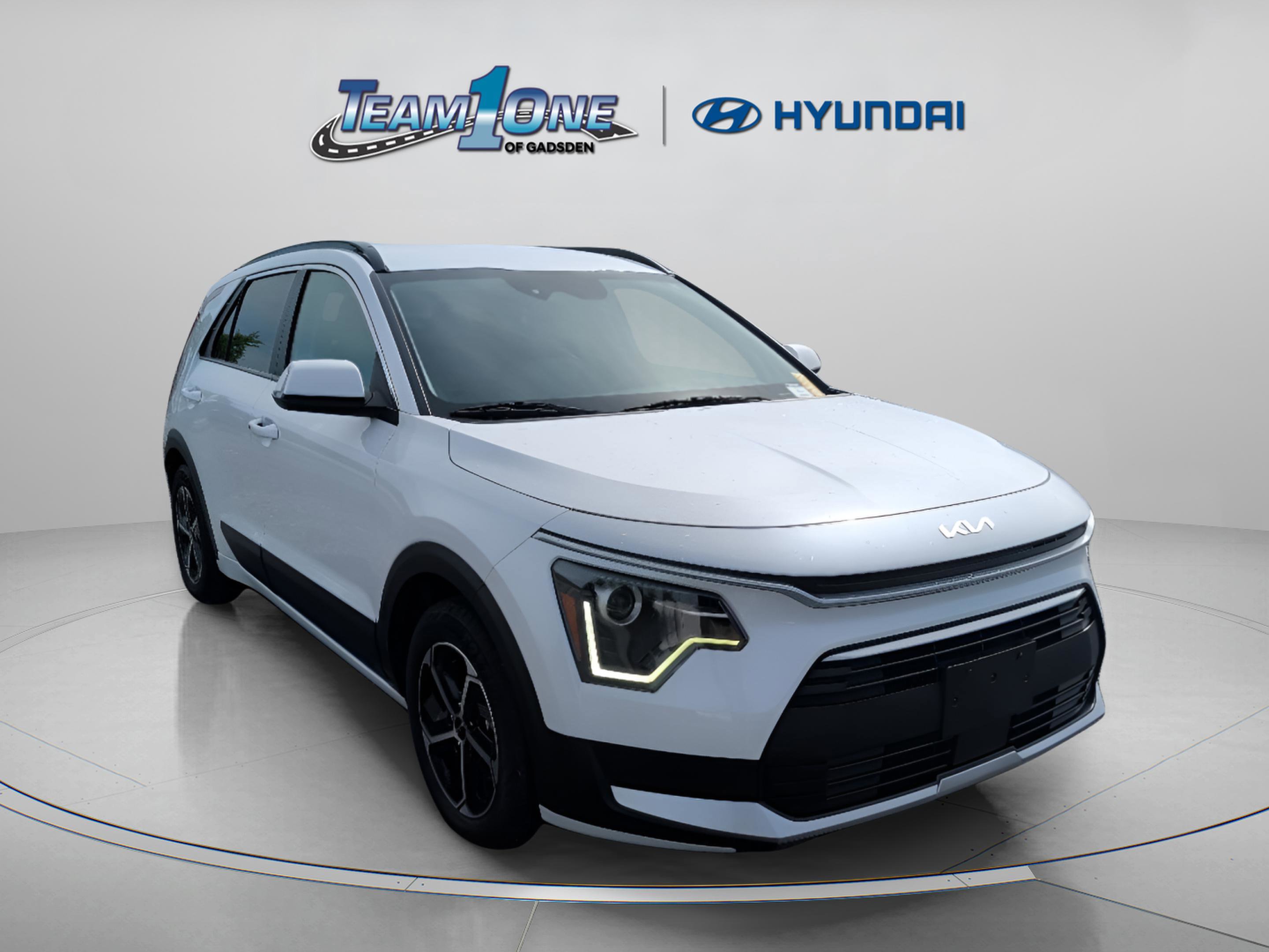 Used 2023 Kia Niro EX FWD image 1