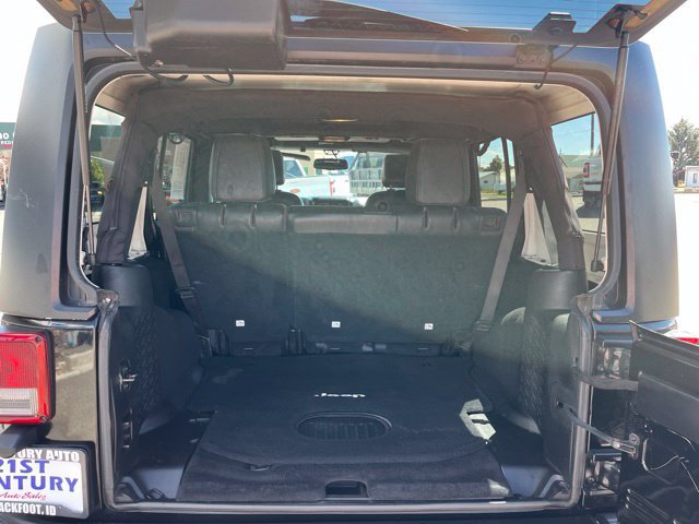 Used 2016 Jeep Wrangler Unlimited Sahara AWD/4WD image 38