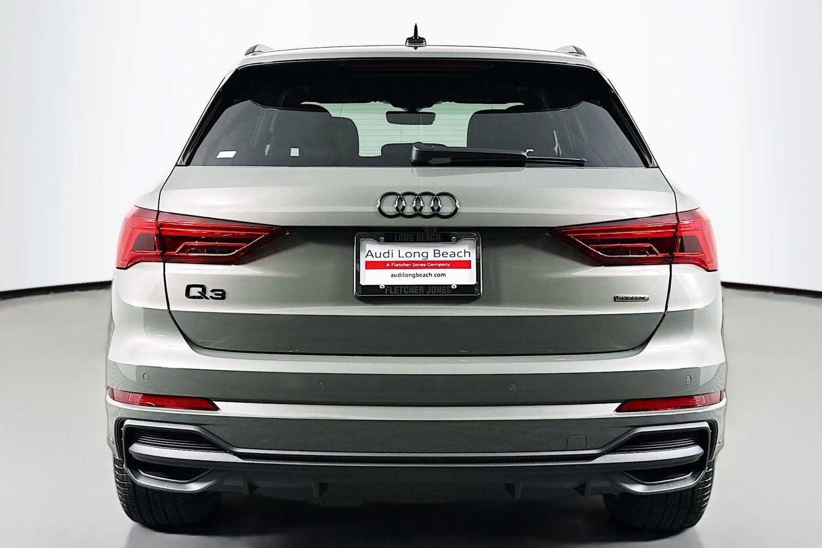 New 2025 Audi Q3 2.0T Premium image 3
