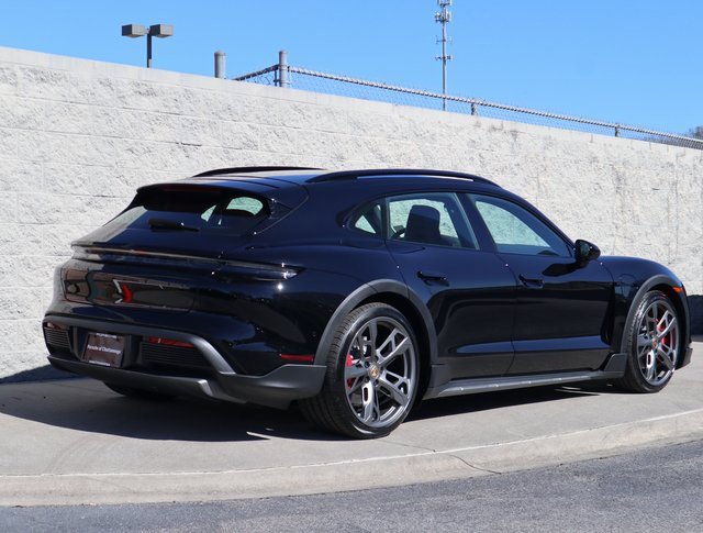 Used 2024 Porsche Taycan 4S image 4