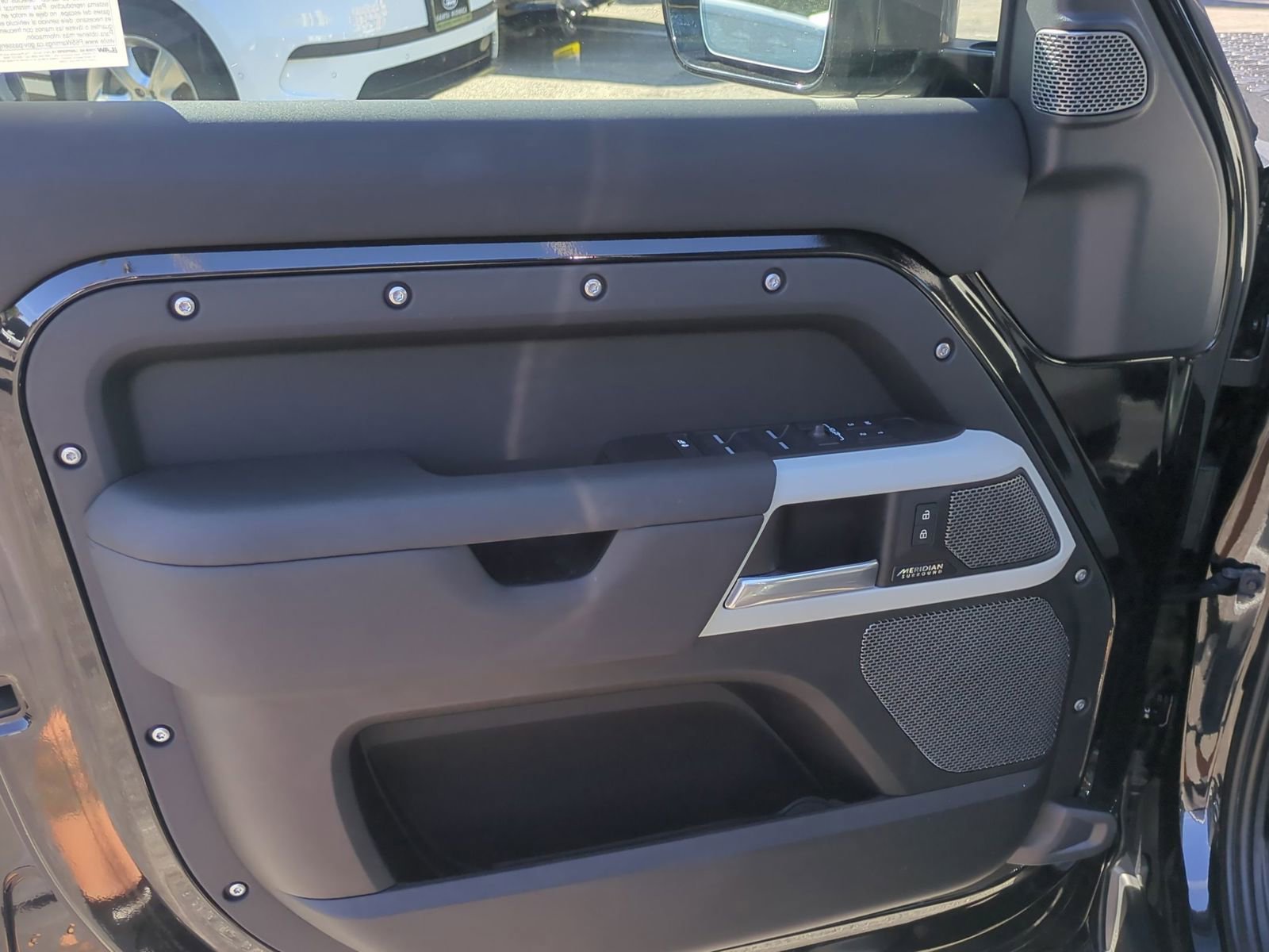 Used 2024 Land Rover Defender 110 SE image 11