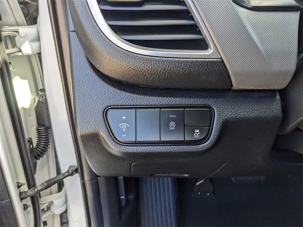 Certified 2025 Kia Seltos LX image 26