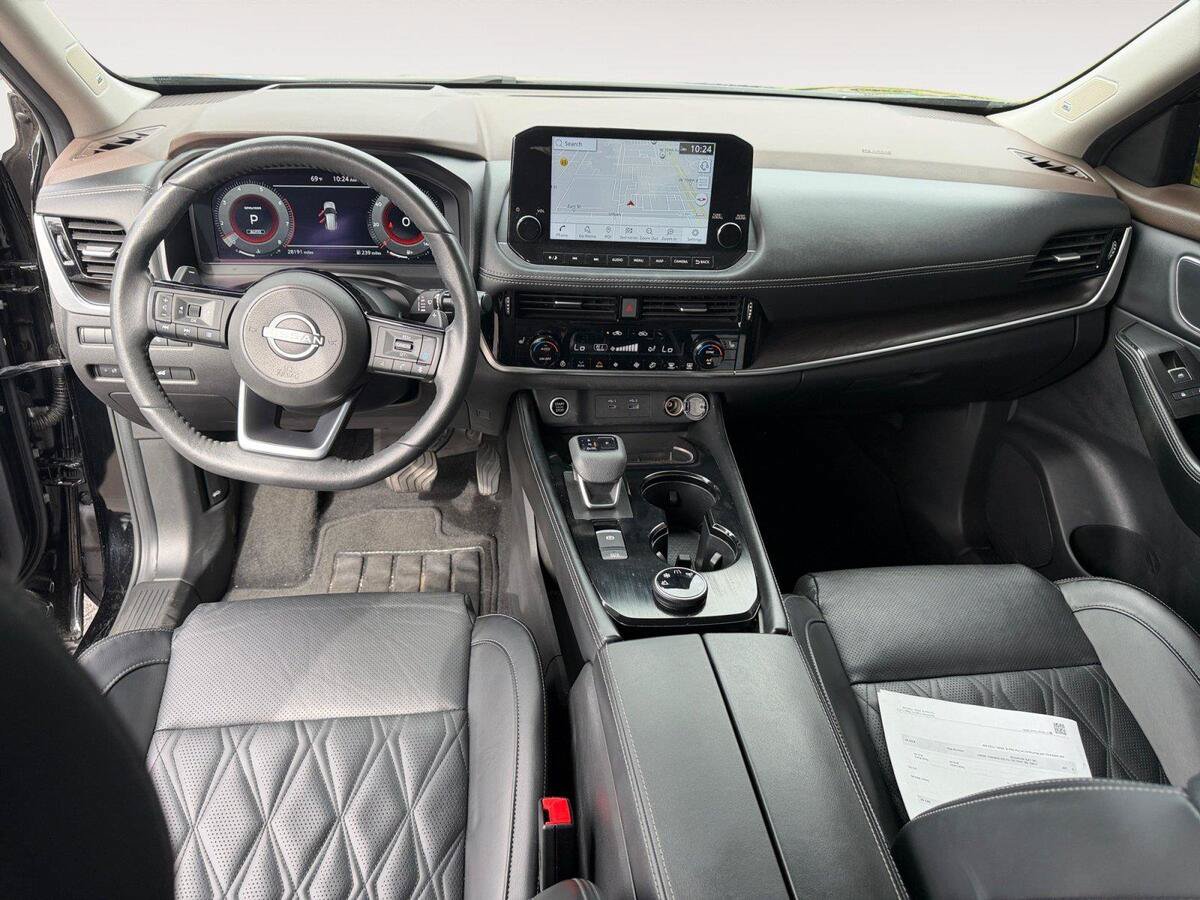 Used 2025 Nissan Pathfinder SV AWD/4WD image 10