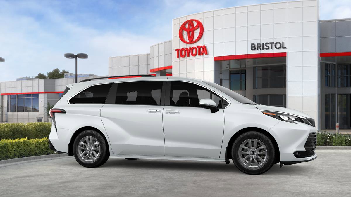 New 2026 Toyota Sienna XLE AWD/4WD image 30