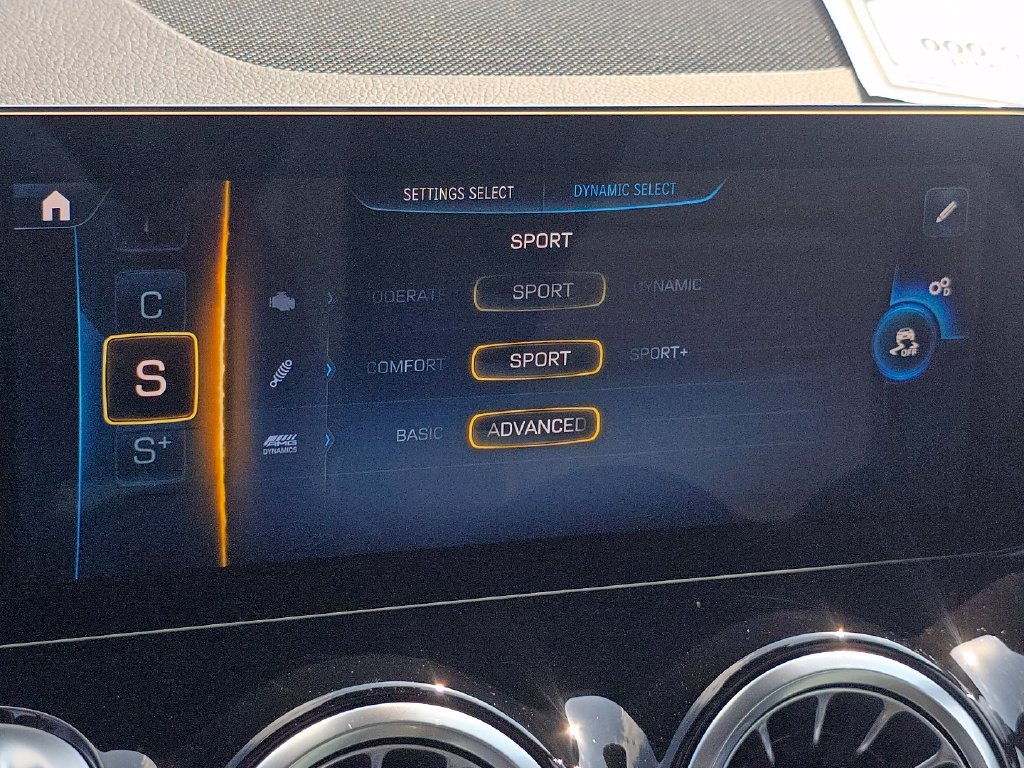 New 2026 Mercedes-Benz GLB 35 AMG 4MATIC image 33