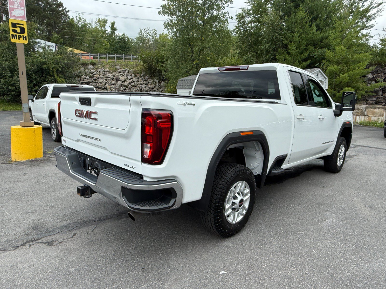 Used 2024 GMC Sierra 2500 SLE w/ SLE Convenience Package AWD/4WD image 5
