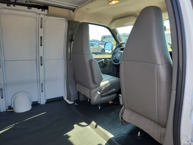 New 2026 GMC Savana 2500 w/ Driver Convenience Package RWD image 11