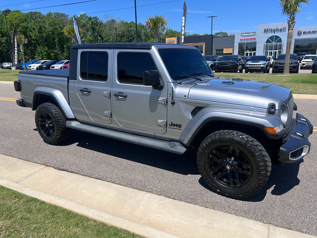 Used 2021 Jeep Gladiator Sport image 3