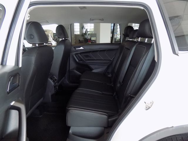 Used 2022 Volkswagen Tiguan SE AWD/4WD image 22