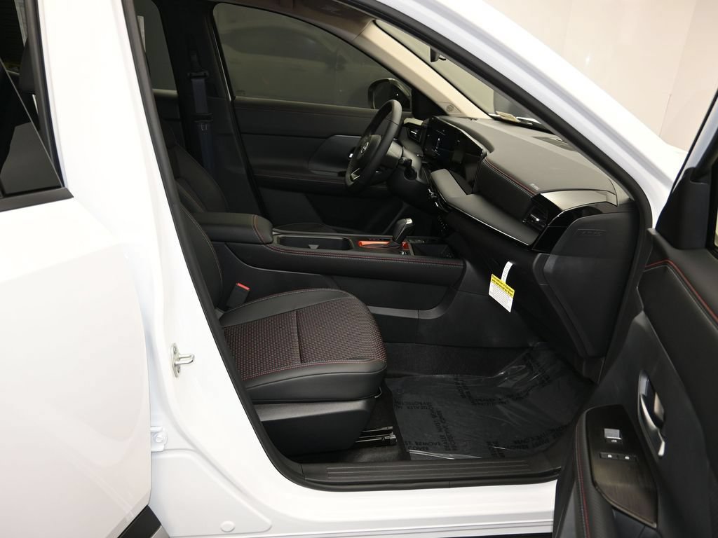 New 2026 Nissan Kicks SR FWD image 26
